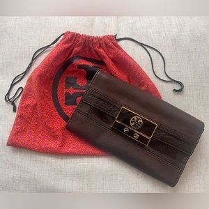 Authentic Tory Burch Caecey Leather Patent Leather Clutch (Dark Brown)